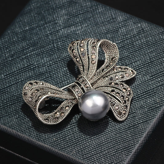 Xunora Women's Bow Pearl Brooch