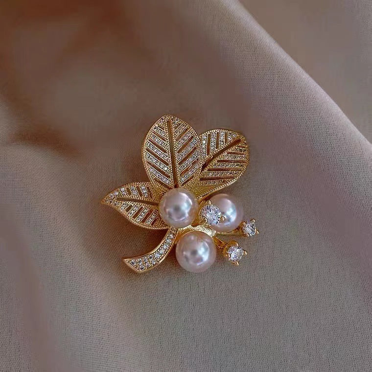 Xunora Pearl Leaf Brooch for Women