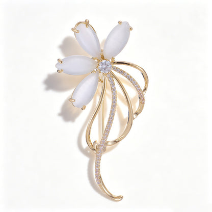 Xunora Women's Flower Crystal Brooch